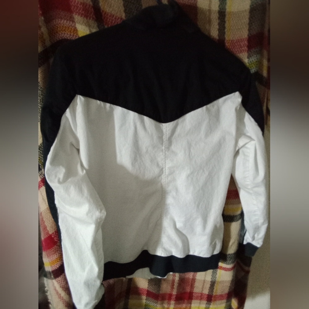 Nike jacket - Picture 3 of 3